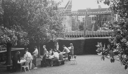 Westmont students gather on Magnolia Lawn as construction continues on the library (photo courtesy Westmont Archives)