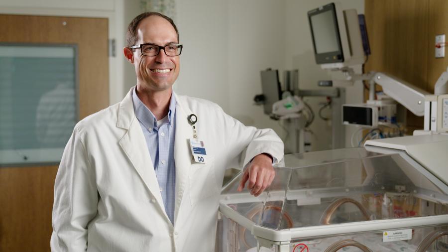 Dr. Benjamin Rattray ’01