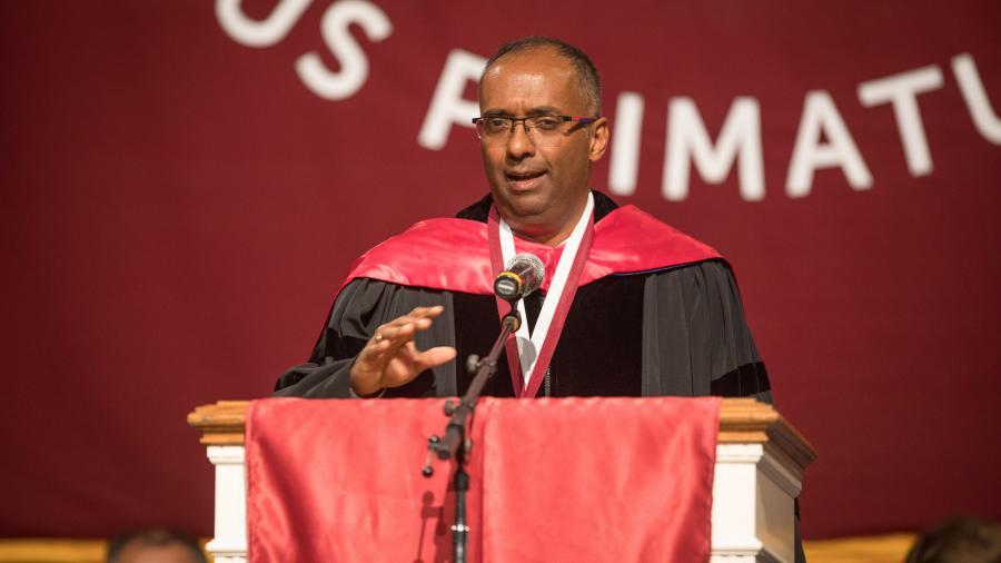Beloved Professor to Speak at Commencement