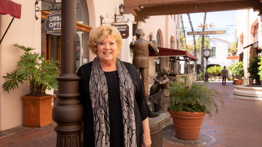 Lynne Small Tahmisian ’67