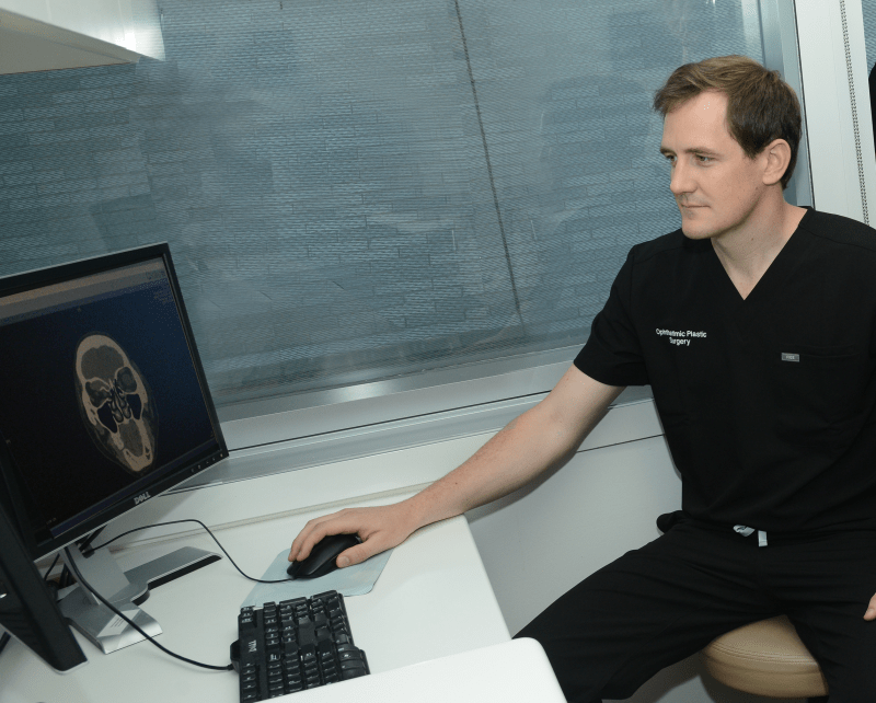 Ophthalmologist Gains a Vision for Serving Others