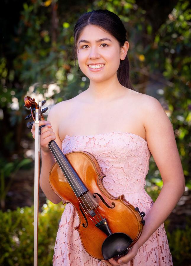 Sophia Chan, violin
