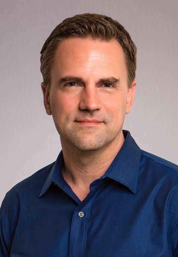 Don Waisanen ’02