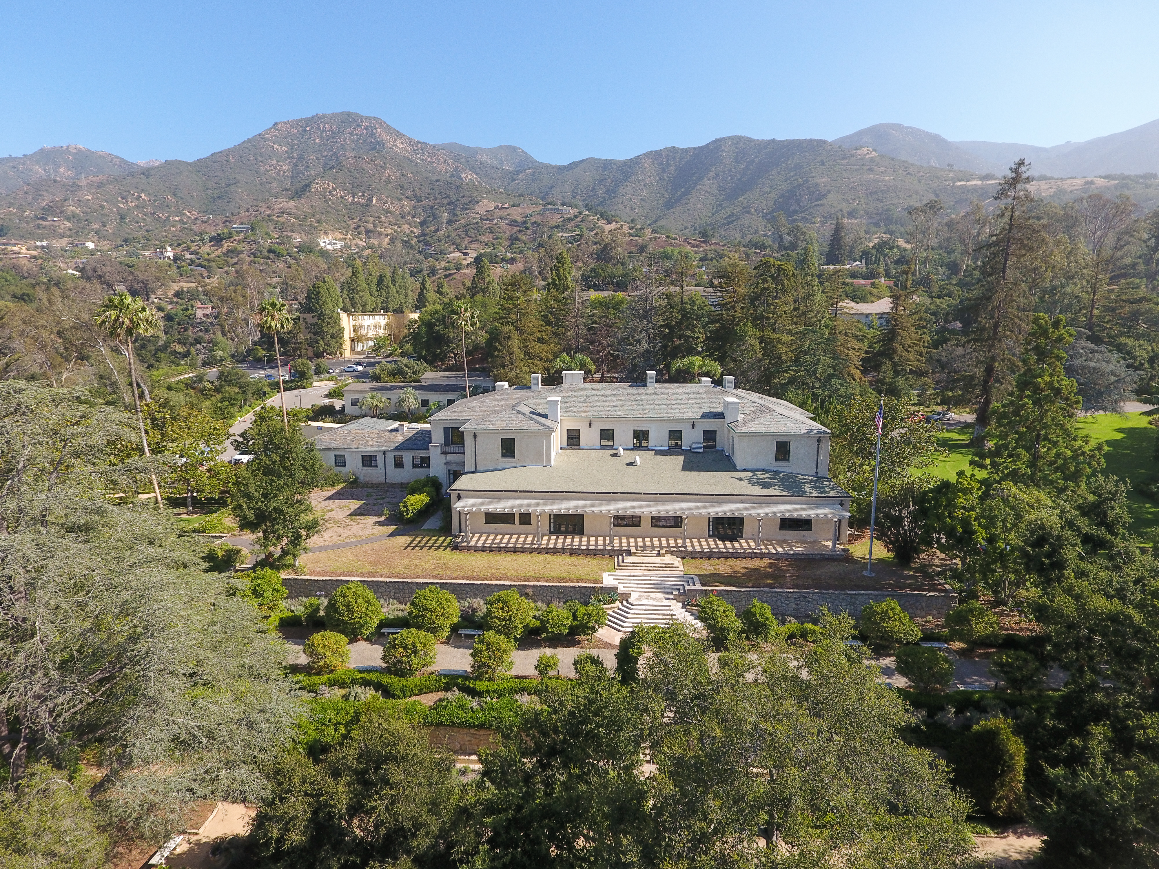 kerrwood aerial with mountains