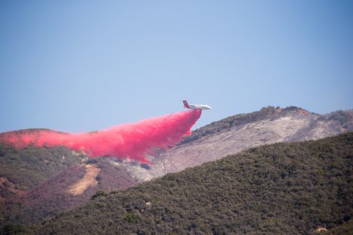 A BAe-146 air tanker makes a drop on the Gibraltar Fire