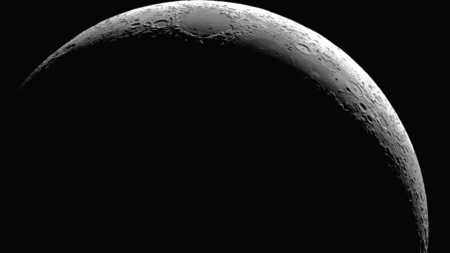 Crescent Moon from Keck Telescope